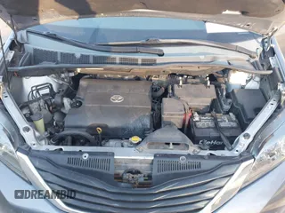 2011 Toyota Sienna LE AAS with VIN 5TDKK3DC2BS070656, listed as a IAAI auction lot 41034261 with 259,239 mi miles. Bid and sale history available at carsss.com. Image 10.