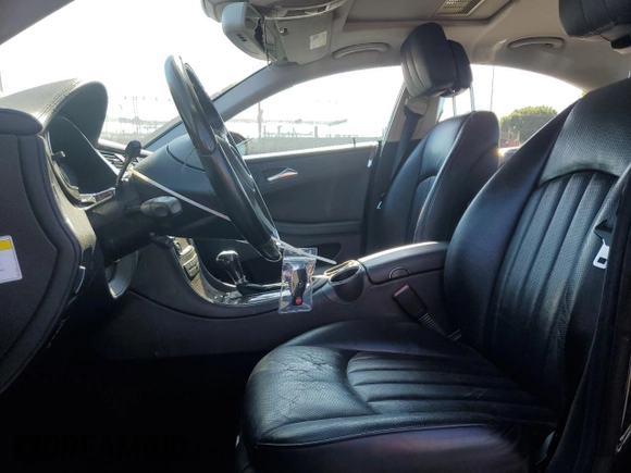 2010 Mercedes-Benz CLS 550 с VIN WDDDJ7CB6AA165122, выставлен на аукционе Copart как лот 62373705 с пробегом 64 147 миль миль и Списание • Salvage title. История ставок и продаж доступна на DreamBid. Изображение 7.