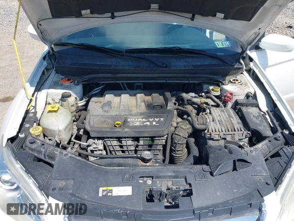 2014 Chrysler 200 Touring with VIN 1C3CCBBB9EN183489, listed as a IAAI auction lot 42115521 with 147,284 mi miles. Bid and sale history available at carsss.com. Image 10.
