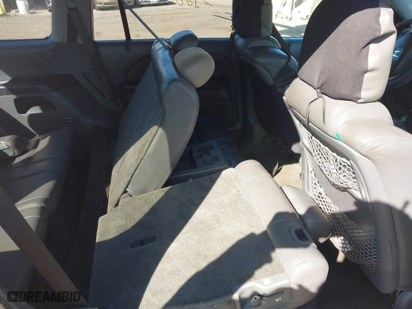 2004 Honda Pilot EX with VIN 2HKYF18524H576155, listed as a IAAI auction lot 41831888 with 999,999 mi miles. Bid and sale history available at carsss.com. Image 8.
