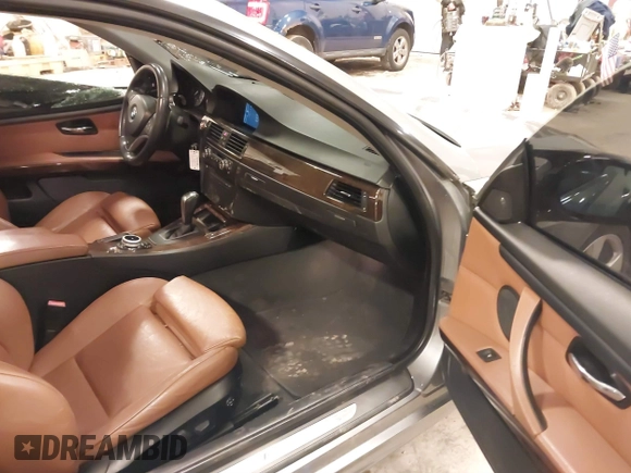 2009 BMW 3 Series 335i with VIN WBAWB735X9P046506, listed as a IAAI auction lot 41499455 with 97,453 mi miles and . Bid and sale history available at DreamBid. Image 5.