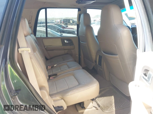 2005 Ford Expedition Eddie Bauer with VIN 1FMFU18555LA97198, listed as a IAAI auction lot 41256088 with 191,868 mi miles. Bid and sale history available at carsss.com. Image 8.