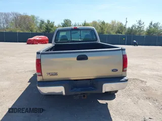 2001 Ford F-250 XL z VIN 1FTNF21L91EC17897, wystawiony jako IAAI lot #42216133 z przebiegiem 220 682 mil mil oraz . Historia ofert i sprzedaży dostępna na DreamBid. Obrazek 16.