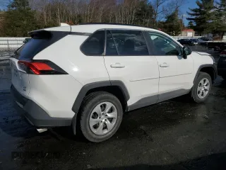 2021 Toyota RAV4 LE with VIN 2T3F1RFV3MC146667, listed as a Copart auction lot 44600015 with 28,069 mi miles and Salvage Title. Bid and sale history available at carsss.com. Image 3.