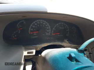 2000 Ford F-150 XL z VIN 1FTRX17L7YKA82690, wystawiony jako IAAI lot #42597325 z przebiegiem Nie podano mil oraz . Historia ofert i sprzedaży dostępna na DreamBid. Obrazek 7.