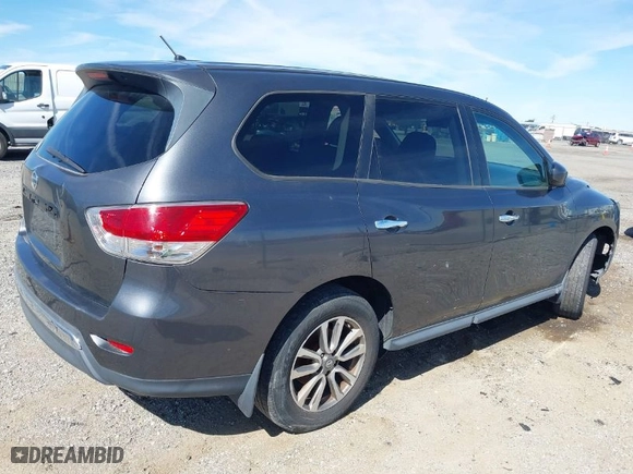 2014 Nissan Pathfinder SV with VIN 5N1AR2MN7EC703558, listed as a IAAI auction lot 41715058 with 209,886 mi miles. Bid and sale history available at carsss.com. Image 4.
