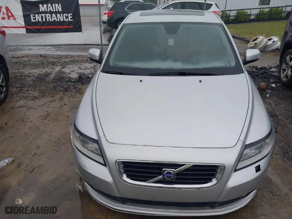 2009 Volvo S40 2.4L with VIN YV1MS382292458444, listed as a IAAI auction lot 42017377 with 152,405 mi miles. Bid and sale history available at carsss.com. Image 6.