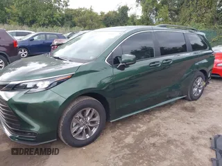 2024 Toyota Sienna LE with VIN 5TDKSKFC1RS129035, listed as a IAAI auction lot 40413615 with 4,834 mi miles. Bid and sale history available at carsss.com. Image 2.