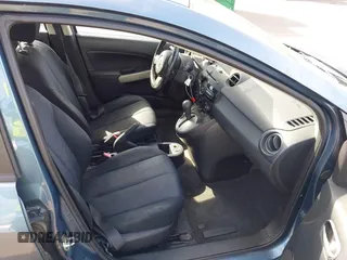 2014 Mazda 2 Sport with VIN JM1DE1KY0E0181555, listed as a IAAI auction lot 41539841 with 121,918 mi miles and . Bid and sale history available at DreamBid. Image 5.