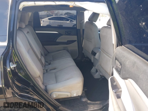 2018 Toyota Highlander LE with VIN 5TDZZRFH3JS252287, listed as a IAAI auction lot 42216207 with 104,340 mi miles and . Bid and sale history available at DreamBid. Image 8.