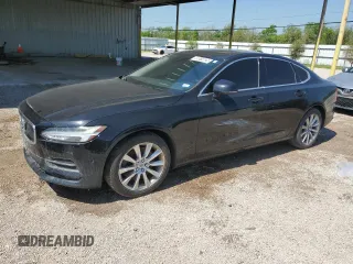 2017 Volvo S90 Momentum with VIN YV1A22MK8H1004500, listed as a Copart auction lot 49514025 with 85,847 mi miles and Clean Title. Bid and sale history available at carsss.com. Image 1.