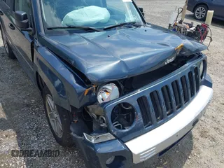 2007 Jeep Patriot Limited with VIN 1J8FT48W37D285614, listed as a IAAI auction lot 42616625 with 113,502 mi miles and . Bid and sale history available at DreamBid. Image 6.