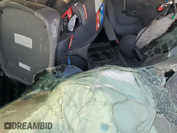 2022 Toyota Sienna Limited with VIN 5TDZRKEC7NS102427, listed as a Copart auction lot 79524614 with Not provided miles and Salvage title. Bid and sale history available at DreamBid. Image 8.