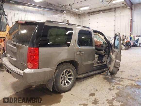 2008 GMC Yukon SLT w/4SB with VIN 1GKFK13008R146058, listed as a IAAI auction lot 41320478 with 1 mi miles. Bid and sale history available at carsss.com. Image 4.