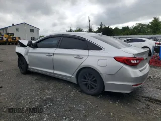 2015 Hyundai Sonata SE z VIN 5NPE24AF3FH142414, wystawiony jako Copart lot #57108445 z przebiegiem 280 483 mil mil oraz Szkoda całkowita • Salvage title. Historia ofert i sprzedaży dostępna na DreamBid. Obrazek 2.