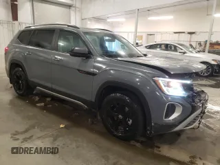 2024 Volkswagen Atlas Peak Edition SE with VIN 1V2CR2CA4RC581662, listed as a Copart auction lot 45403425 with 8,151 mi miles and Salvage title. Bid and sale history available at DreamBid. Image 4.