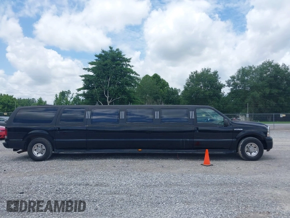 2005 Ford Excursion с VIN 1F1NU40S45EA15820, выставлен на аукционе IAAI как лот 42470100 с пробегом 124 004 миль миль и . История ставок и продаж доступна на DreamBid. Изображение 13.
