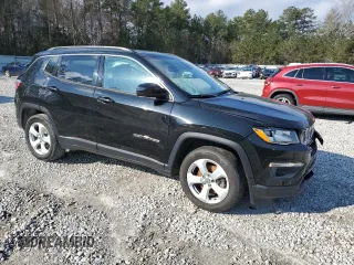 2018 Jeep Compass Latitude with VIN 3C4NJCBB3JT227643, listed as a Copart auction lot 44915625 with 135,797 mi miles and Salvage Title. Bid and sale history available at DreamBid. Image 4.