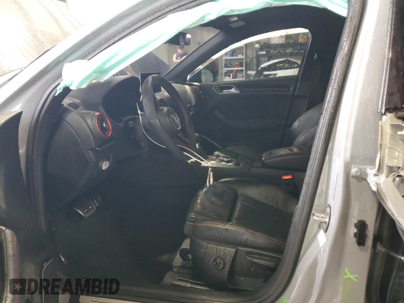 2020 Audi RS 3 z VIN WUABWGFF8LA903591, wystawiony jako Copart lot #45973395 z przebiegiem 40 443 mil mil oraz Szkoda całkowita • Salvage title. Historia ofert i sprzedaży dostępna na DreamBid. Obrazek 7.