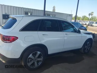 2022 Mercedes-Benz GLC 300 with VIN W1N0G8DB2NG100453, listed as a IAAI auction lot 42066751 with 24,345 mi miles and . Bid and sale history available at DreamBid. Image 13.