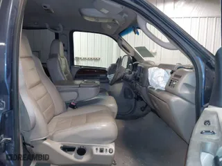 2004 Ford Super Duty F-250 XL with VIN 1FTNW21P34EB30360, listed as a IAAI auction lot 41597403 with 255,569 mi miles. Bid and sale history available at carsss.com. Image 5.