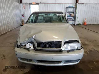 2000 Volvo S70 z VIN YV1LS56D5Y2653853, wystawiony jako Copart lot #75945864 z przebiegiem 226 988 mil mil oraz Szkody całkowita. Historia ofert i sprzedaży dostępna na DreamBid. Obrazek 5.