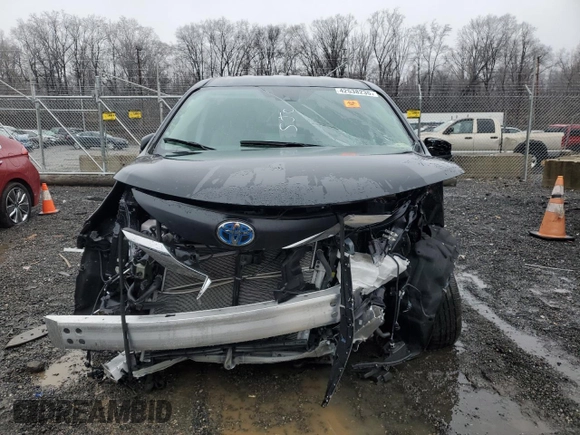 2024 Toyota Sienna LE with VIN 5TDKRKEC2RS203592, listed as a Copart auction lot 42538235 with 20,097 mi miles and Non Repairable. Bid and sale history available at carsss.com. Image 5.