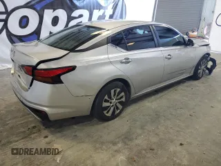 2019 Nissan Altima 2.5 S with VIN 1N4BL4BV7KC239696, listed as a Copart auction lot 86269424 with 136,724 mi miles and Clean Title. Bid and sale history available at carsss.com. Image 3.