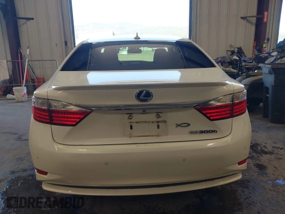 2013 Lexus ES 300h Hybrid with VIN JTHBW1GG4D2036539, listed as a IAAI auction lot 42121701 with 157,855 mi miles. Bid and sale history available at carsss.com. Image 17.