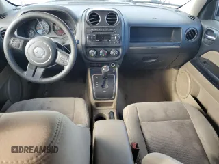 2017 Jeep Patriot Sport z VIN 1C4NJPBA5HD115599, wystawiony jako Copart lot #54739995 z przebiegiem 153 509 mil mil oraz Szkoda całkowita • Salvage title. Historia ofert i sprzedaży dostępna na DreamBid. Obrazek 8.