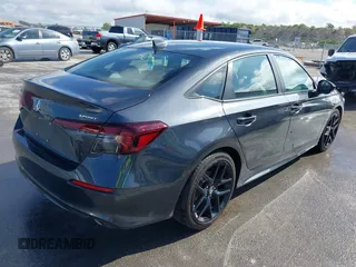 2025 Honda Civic Sport z VIN 2HGFE2F58SH556809, wystawiony jako IAAI lot #42081375 z przebiegiem 8 647 mil mil oraz . Historia ofert i sprzedaży dostępna na DreamBid. Obrazek 4.