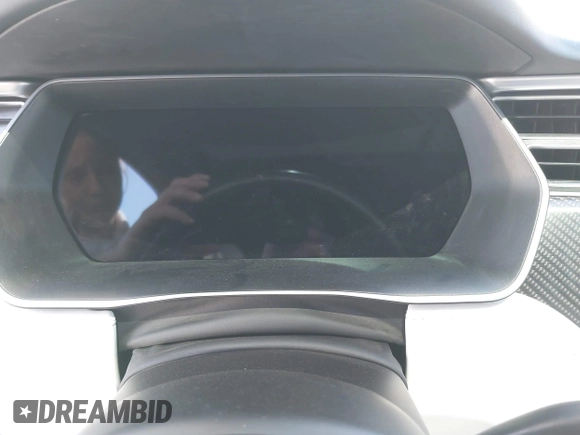 2017 Tesla Model X 90D z VIN 5YJXCDE23HF077126, wystawiony jako IAAI lot #42035067 z przebiegiem Nie podano mil oraz . Historia ofert i sprzedaży dostępna na DreamBid. Obrazek 7.