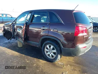 2013 Kia Sorento LX with VIN 5XYKTCA6XDG359148, listed as a IAAI auction lot 41385260 with 112,912 mi miles. Bid and sale history available at carsss.com. Image 3.