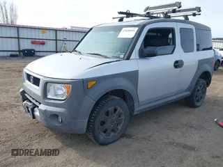 2005 Honda Element with VIN 5J6YH27385L031049, listed as a IAAI auction lot 41826016 with 254,572 mi miles and . Bid and sale history available at DreamBid. Image 2.