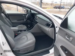 2016 Kia Optima EX with VIN 5XXGU4L31GG027250, listed as a IAAI auction lot 41881343 with 135,635 mi miles. Bid and sale history available at carsss.com. Image 5.