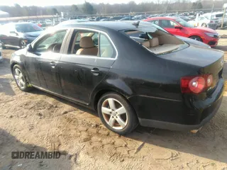 2008 Volkswagen Jetta Sedan SE with VIN 3VWRM71K68M175041, listed as a IAAI auction lot 41803722 with 1 mi miles. Bid and sale history available at carsss.com. Image 3.