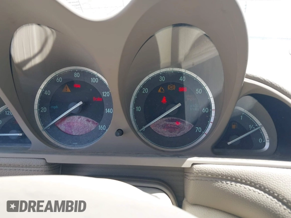 2004 Mercedes-Benz SL 500 z VIN WDBSK75F34F071610, wystawiony jako IAAI lot #42042918 z przebiegiem Nie podano mil oraz . Historia ofert i sprzedaży dostępna na DreamBid. Obrazek 7.