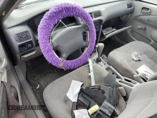 2001 Chevrolet Prizm с VIN 1Y1SK52881Z410735, выставлен на аукционе Copart как лот 88348905 с пробегом 218 435 миль миль и Списание • Salvage title. История ставок и продаж доступна на DreamBid. Изображение 8.