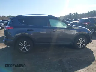 2018 Toyota RAV4 XLE with VIN 2T3RFREV5JW722012, listed as a IAAI auction lot 41830170 with 68,917 mi miles. Bid and sale history available at carsss.com. Image 13.