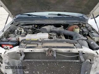 2000 Ford Excursion Limited с VIN 1FMNU42SXYEC01446, выставлен на аукционе Copart как лот 58023065 с пробегом 233 341 миль миль и Списание • Salvage title. История ставок и продаж доступна на DreamBid. Изображение 12.