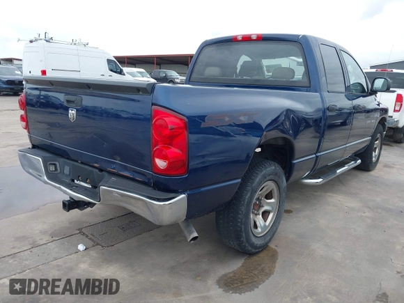2007 Dodge 1500 ST z VIN 1D7HA18K57J562577, wystawiony jako IAAI lot #42355951 z przebiegiem 190 791 mil mil oraz . Historia ofert i sprzedaży dostępna na DreamBid. Obrazek 4.