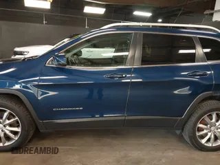 2018 Jeep Cherokee Limited with VIN 1C4PJMDXXJD611125, listed as a IAAI auction lot 41811985 with 148,956 mi miles. Bid and sale history available at carsss.com. Image 14.