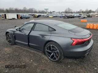 2024 Audi RS e-tron GT z VIN WAUBHBFWXR7901726, wystawiony jako Copart lot #47284335 z przebiegiem 5068 mil mil oraz Szkody całkowita. Historia ofert i sprzedaży dostępna na DreamBid. Obrazek 2.