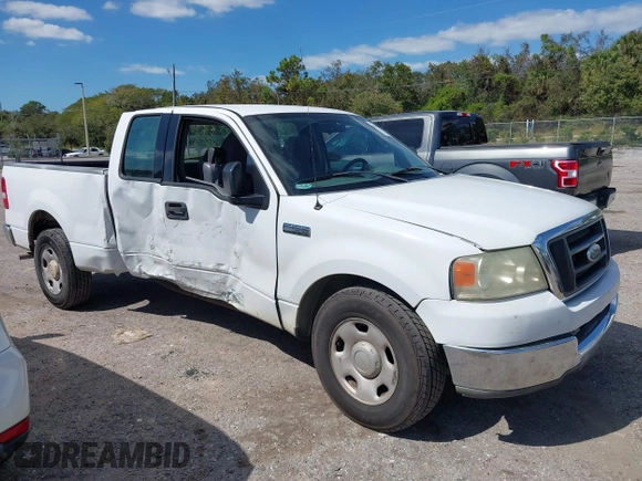 2004 Ford F-150 STX with VIN 1FTRX12WX4NC40353, listed as a IAAI auction lot 40627890 with 258,495 mi miles. Bid and sale history available at carsss.com. Image 1.