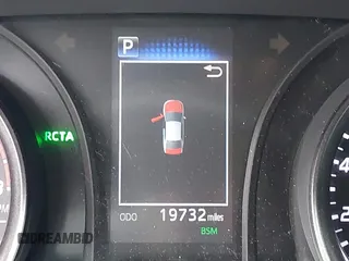 2023 Toyota Camry SE z VIN 4T1T11AK8PU802097, wystawiony jako IAAI lot #42389754 z przebiegiem 19 732 mil mil oraz . Historia ofert i sprzedaży dostępna na DreamBid. Obrazek 15.