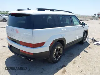 2025 Hyundai Santa Fe SEL z VIN 5NMP24GL5SH076185, wystawiony jako IAAI lot #42255534 z przebiegiem 5 521 mil mil oraz . Historia ofert i sprzedaży dostępna na DreamBid. Obrazek 4.
