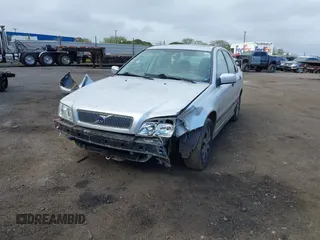 2000 Volvo S40 с VIN YV1VS2555YF537112, выставлен на аукционе IAAI как лот 41421614 с пробегом 79 308 миль миль и . История ставок и продаж доступна на DreamBid. Изображение 6.