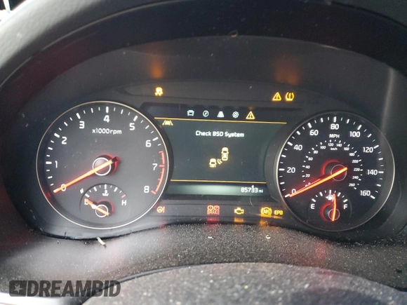 2017 Kia Cadenza Limited with VIN KNALC4J10H5087798, listed as a Copart auction lot 86920494 with 85,733 mi miles and Clean Title. Bid and sale history available at carsss.com. Image 9.