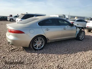 2016 Jaguar XF 35t Prestige with VIN SAJBE4BV1GCY17708, listed as a Copart auction lot 81495844 with 130,321 mi miles and Salvage Title. Bid and sale history available at carsss.com. Image 3.