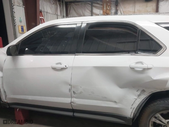 2010 Chevrolet Equinox LS with VIN 2CNALBEWXA6266571, listed as a IAAI auction lot 41835945 with 190,970 mi miles. Bid and sale history available at carsss.com. Image 14.